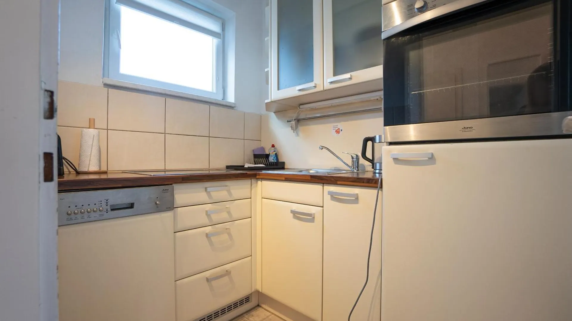 Apartment With A Private Terrace Located Right Near Belvedere Castle, 15 Minutes Away From Stephansdom Wien