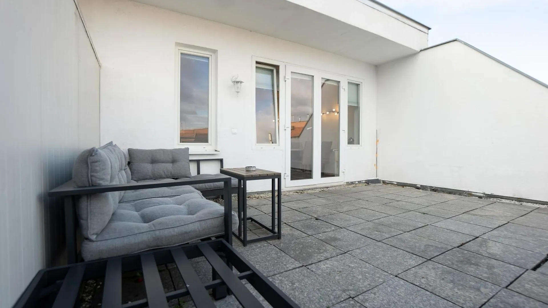Belvedere Terrace Apartment: Central Vienna Retreat Austria