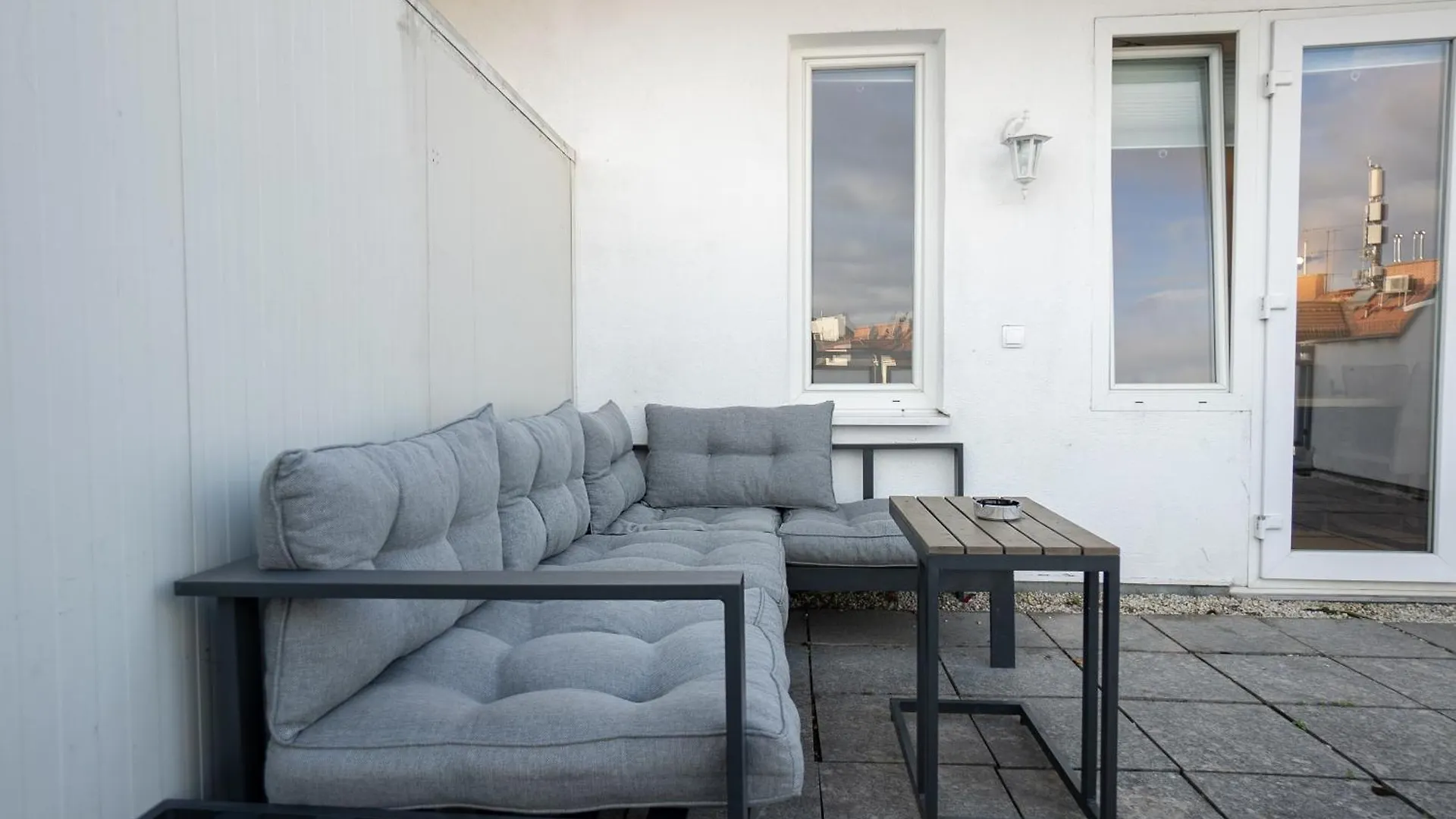 Belvedere Terrace Apartment: Central Vienna Retreat 0*,  Austria