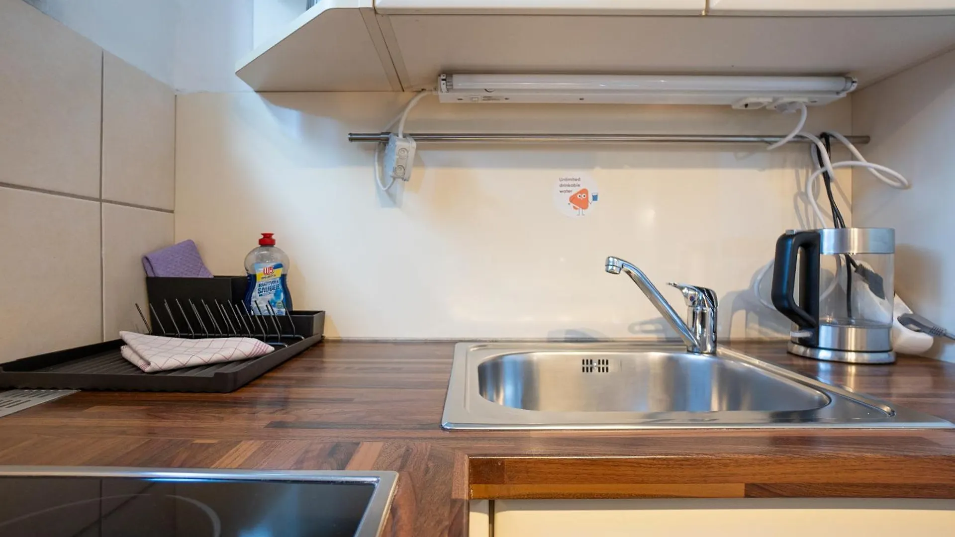 Belvedere Terrace Apartment: Central Vienna Retreat